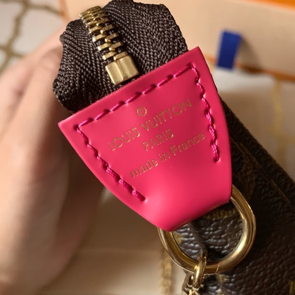 Louis Vuitton Mini Pochette Accessoires Monogram - Picture 2 of 3